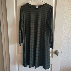 Old Navy long sleeve dress. Size small. Perfect condition!